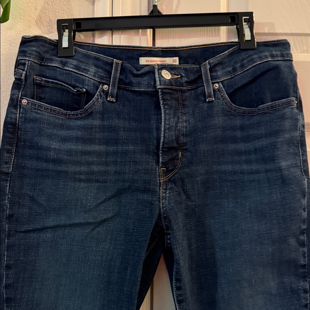 Levi’s Jeans - Picture 2 of 8